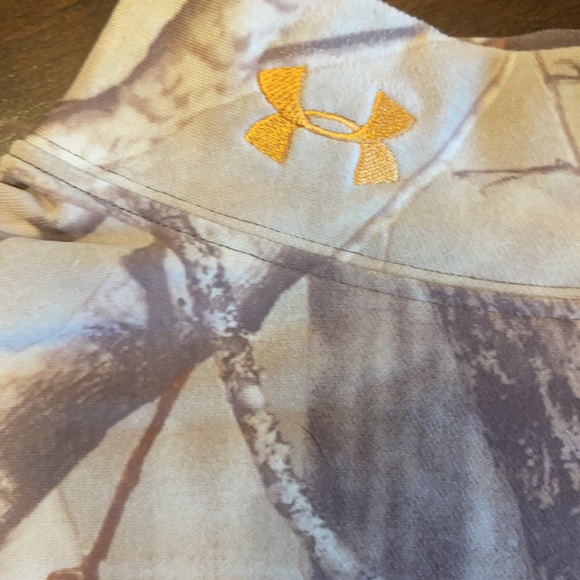 XXL Under Armor insulated base layer. - Picture 2 of 2